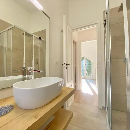 Casaviva-Stylish Trilo With Ac-Shared Pool-Parking Apartment Genoa Exterior photo