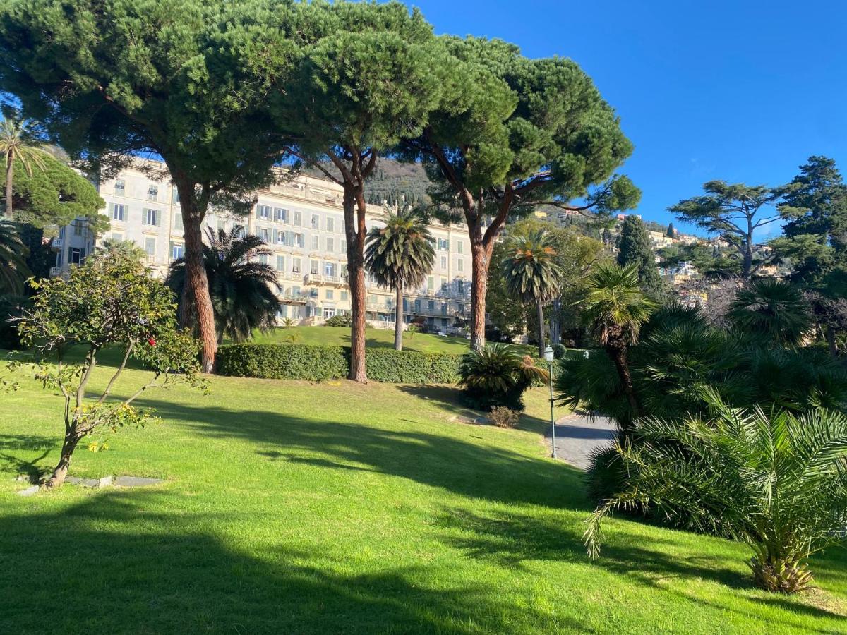 Casaviva-stylish Trilo With Ac-shared Pool-parking Genoa